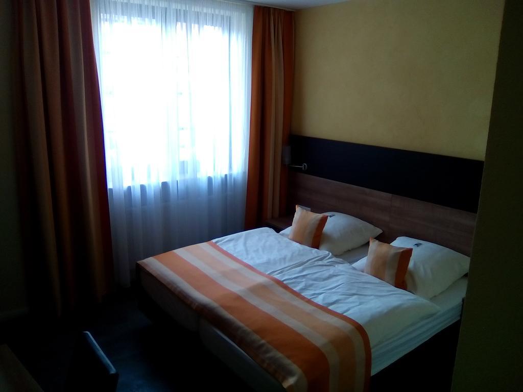 Trutzpfaff 3*